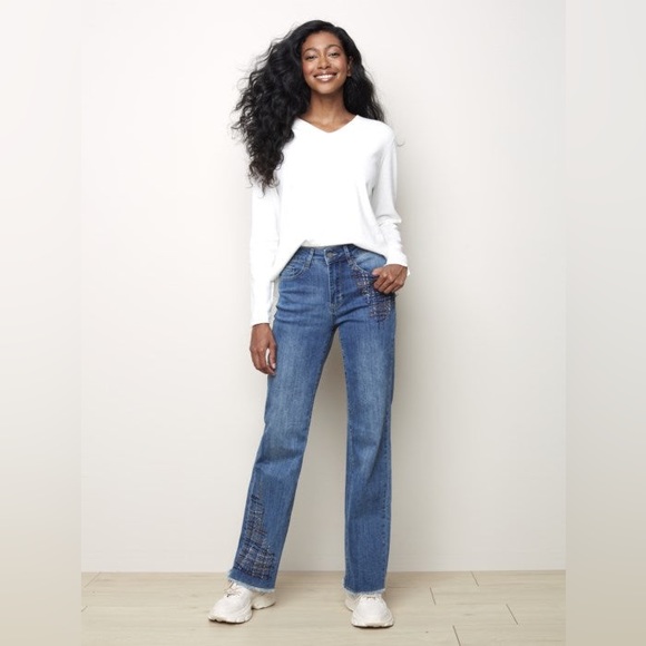 CHARLIE B Denim - Wide leg fashion jeans with embroidery NWT